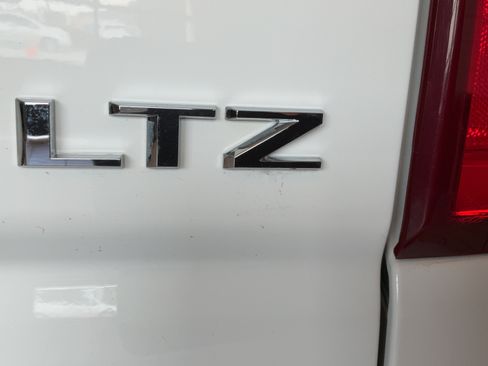 Used 2019 Chevrolet Silverado 1500 LTZ w/ LTZ Convenience Package AWD/4WD image 48