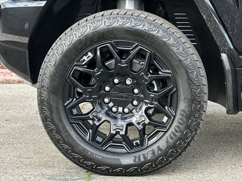 New 2025 GMC Hummer EV 2X AWD/4WD image 24