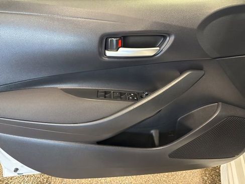 Used 2021 Toyota Corolla LE FWD image 10
