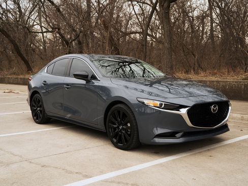 Used 2023 MAZDA MAZDA3 s image 2