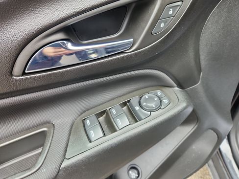 Used 2022 Chevrolet Equinox RS w/ RS Leather Package image 21