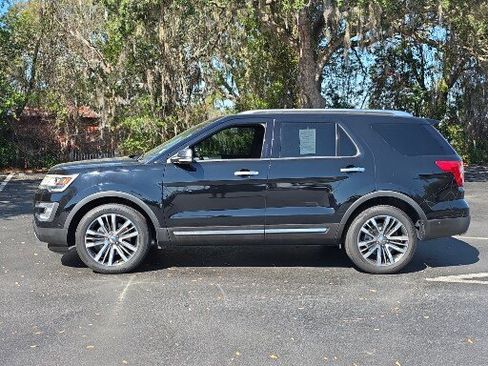 Used 2017 Ford Explorer Platinum image 9