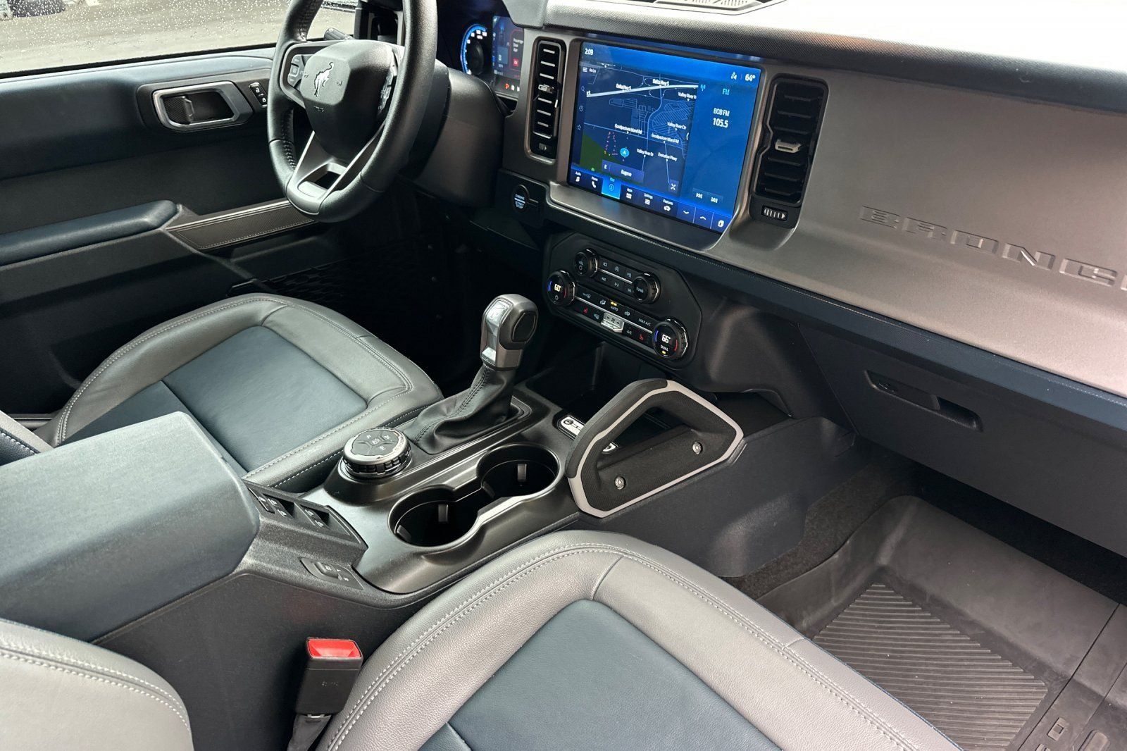 Used 2023 Ford Bronco Outer Banks AWD/4WD image 17