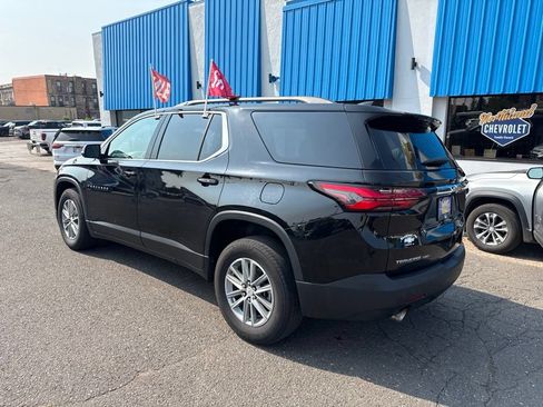 Used 2023 Chevrolet Traverse LT w/ Rear Camera Mirror Package AWD/4WD image 13