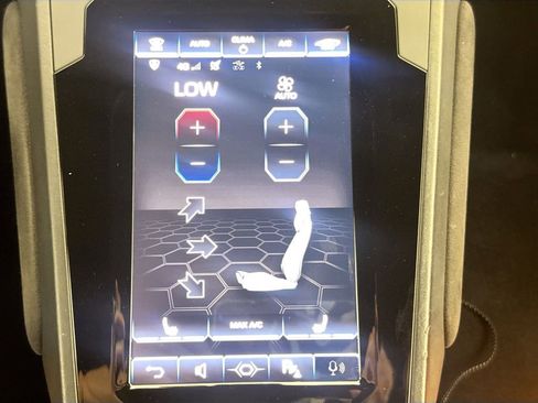 Used 2020 Lamborghini Huracan EVO image 16