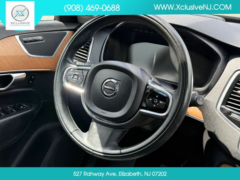 Used 2021 Volvo XC90 T6 Momentum w/ Advanced Package AWD/4WD image 11