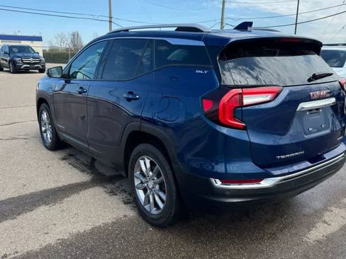 Used 2022 GMC Terrain SLT w/ LPO, Floor Liner Package image 7