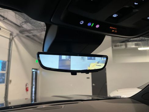 Used 2024 GMC Yukon Denali w/ Advanced Technology Package image 24