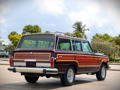 Used 1988 Jeep Grand Wagoneer AWD/4WD image 6