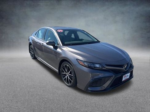 Used 2024 Toyota Camry SE AWD/4WD image 8