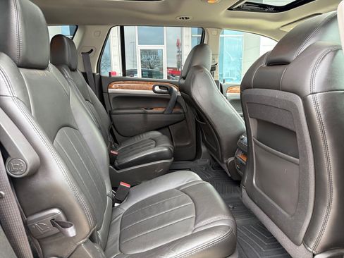 Used 2011 Buick Enclave CXL image 29