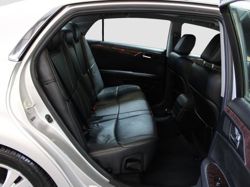 Used 2011 Toyota Avalon FWD image 32