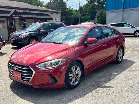 Used 2017 Hyundai Elantra SE FWD image 2