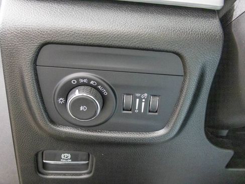 New 2025 Jeep Grand Cherokee Limited image 19