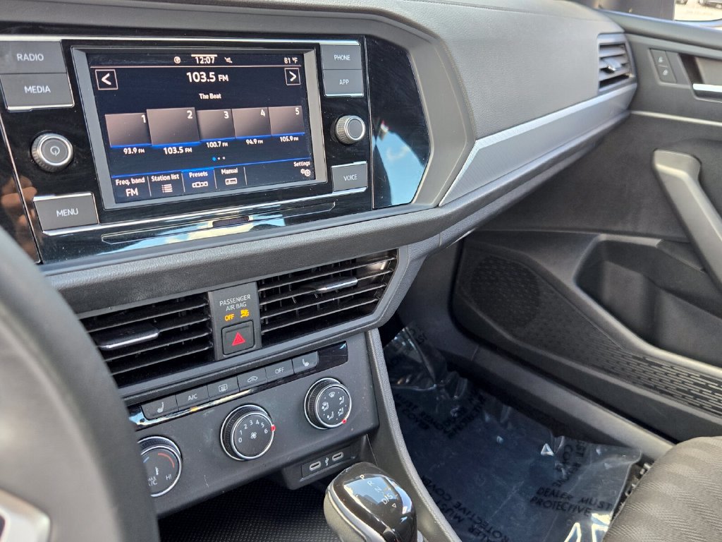 Certified 2024 Volkswagen Jetta Sport FWD image 20