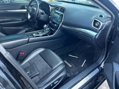 Used 2017 Nissan Maxima SR w/ Midnight Edition FWD image 7
