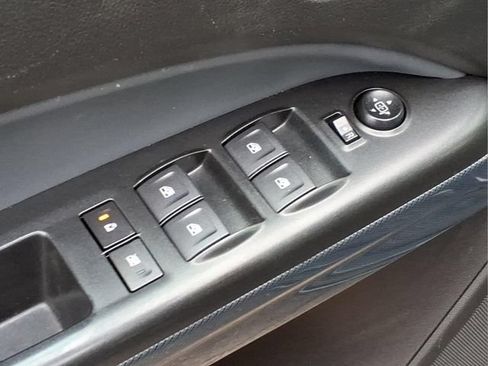 Used 2019 Chevrolet Colorado Z71 AWD/4WD image 14