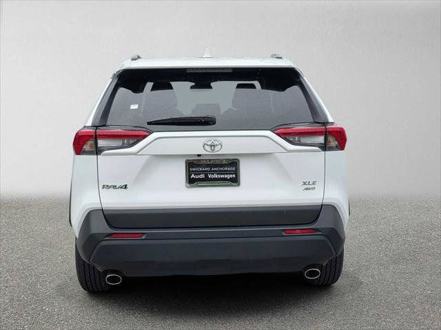 Used 2025 Toyota RAV4 XLE AWD/4WD image 4
