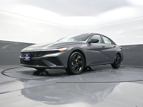 New 2026 Hyundai Elantra Sport FWD image 31