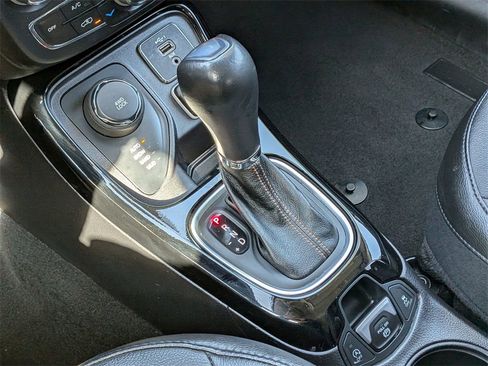 Used 2021 Jeep Compass Limited image 15