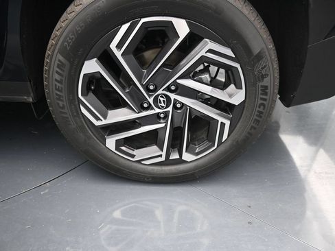 Used 2026 Hyundai Tucson Limited AWD/4WD image 17