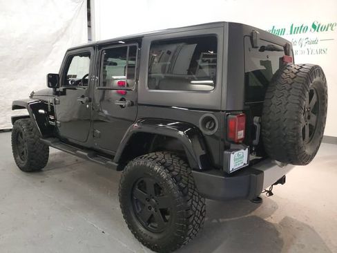 Used 2012 Jeep Wrangler Unlimited Sahara AWD/4WD image 4