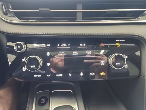 New 2026 INFINITI QX60 Luxe w/ Cargo Package AWD/4WD image 35