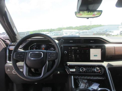 New 2026 GMC Sierra 3500 Denali Ultimate AWD/4WD image 17