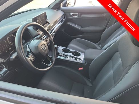 Used 2023 Honda Civic Sport image 3