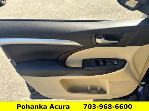 Used 2016 Toyota Highlander XLE AWD/4WD image 21