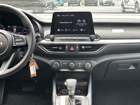 Used 2024 Kia Forte LXS w/ LXS Technology Package FWD image 20