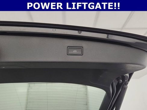 Used 2022 Volkswagen Tiguan SEL R-Line image 22