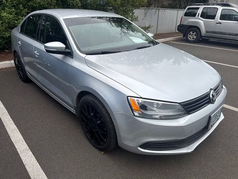 Used 2014 Volkswagen Jetta SE FWD image 4