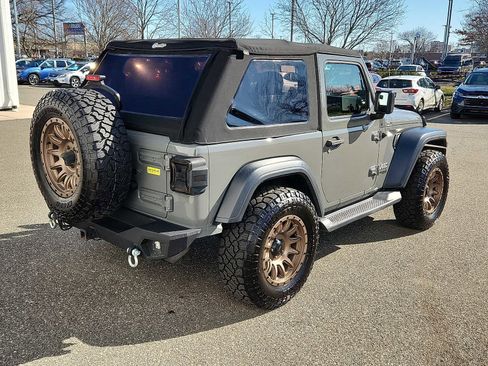 Used 2019 Jeep Wrangler Sport image 6