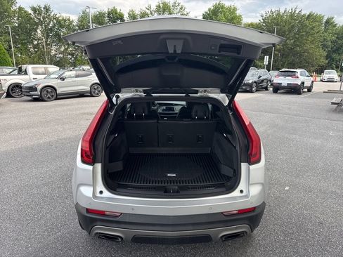 Used 2019 Cadillac XT4 Premium Luxury w/ Enhanced Visibility Package FWD image 10