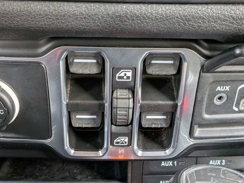 Used 2024 Jeep Wrangler Unlimited Sport AWD/4WD image 27