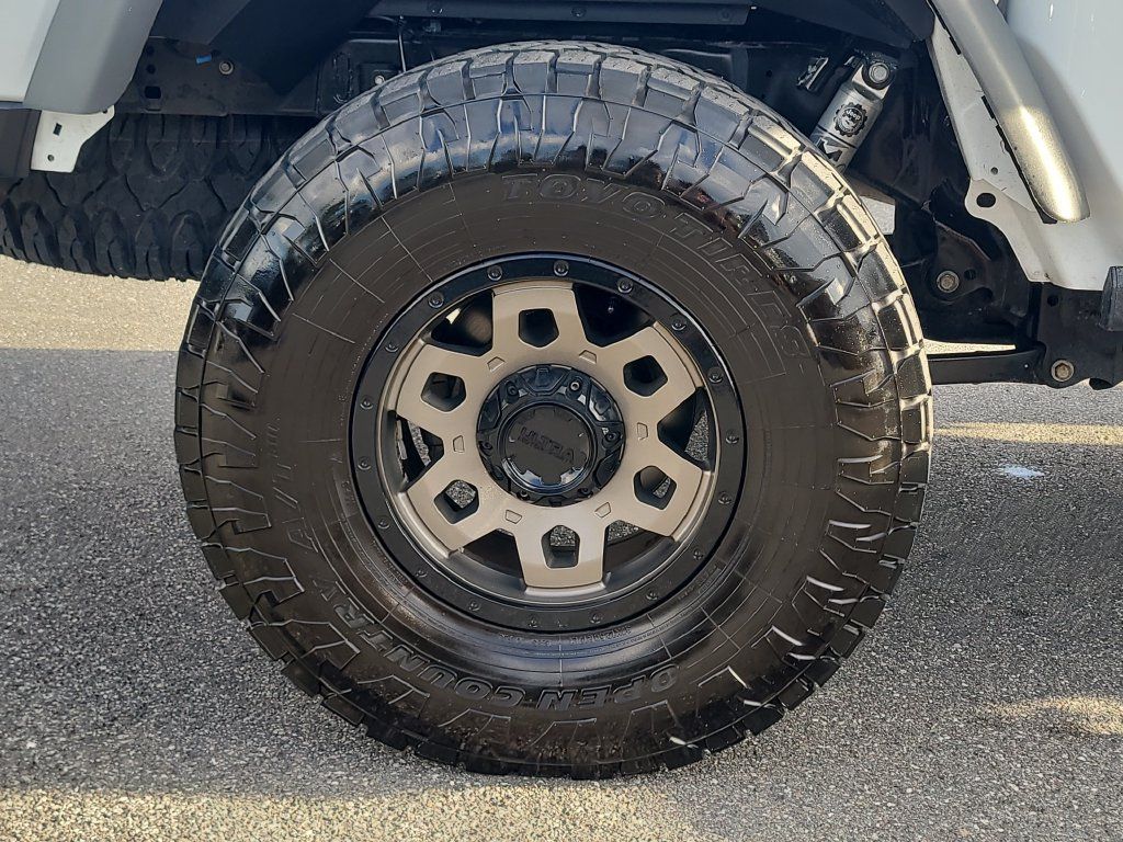 Used 2020 Jeep Gladiator Rubicon w/ Trailer Tow Package AWD/4WD image 6