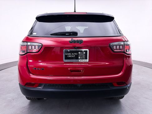 Used 2023 Jeep Compass Latitude AWD/4WD image 12