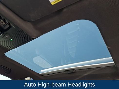 Used 2024 Volkswagen Golf R AWD/4WD image 16