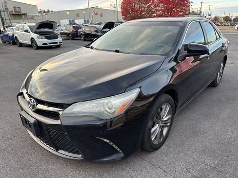 Used 2016 Toyota Camry SE image 7