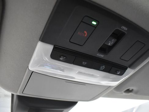 Used 2023 Nissan Sentra SR w/ SR Premium Package FWD image 23