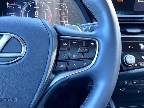 Used 2022 Lexus ES 350 w/ Premium Package image 22