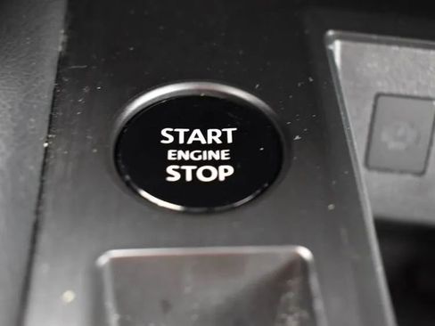 Used 2025 Nissan Kicks SV image 28