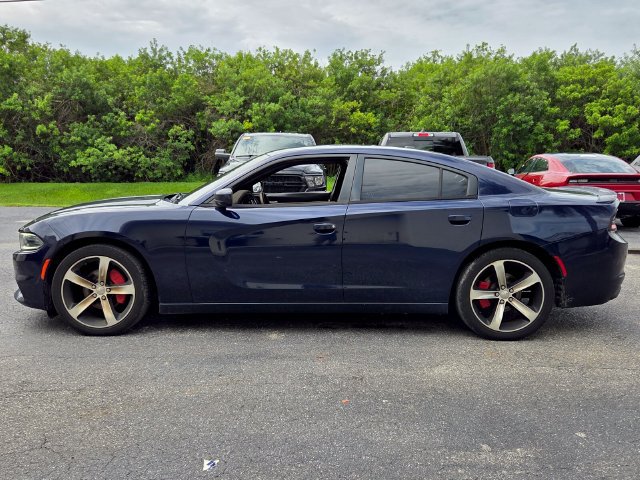 Used 2015 Dodge Charger SE w/ Sport Appearance Group RWD image 4