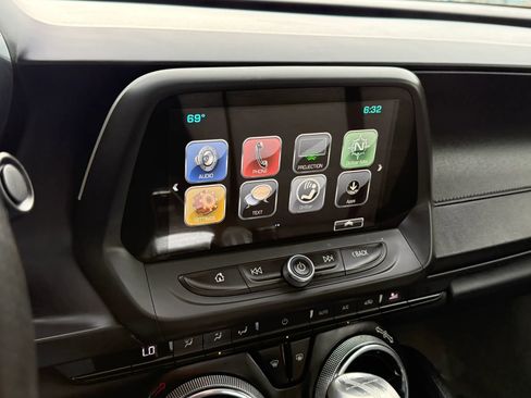 Used 2018 Chevrolet Camaro SS image 29