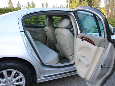 Used 2010 Buick Lucerne CXL image 6