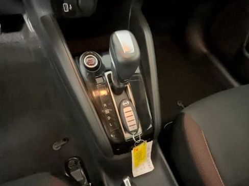 Used 2021 Nissan Versa SR w/ Convenience Package FWD image 26