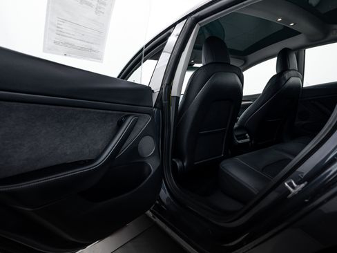 Used 2021 Tesla Model 3 Long Range image 18