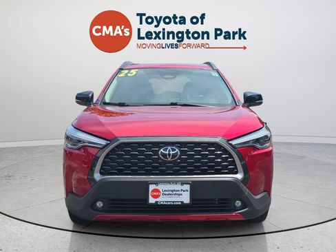 Used 2025 Toyota Corolla Cross XLE w/ Convenience Package AWD/4WD image 2