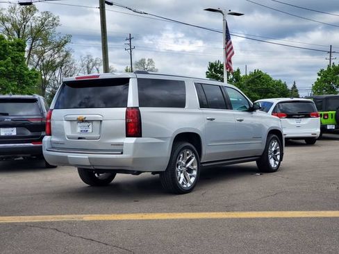 Used 2020 Chevrolet Suburban Premier w/ Max Trailering Package AWD/4WD image 2